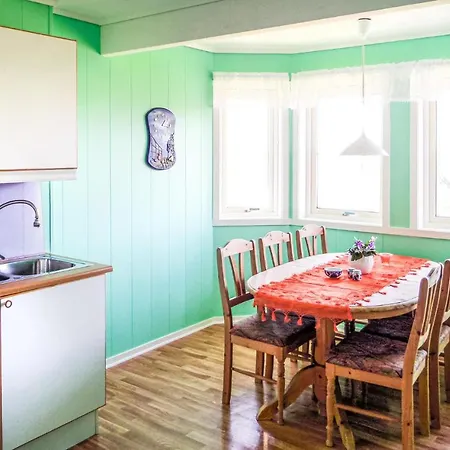 2 Bedroom Gorgeous In Casa vacanze Sveio