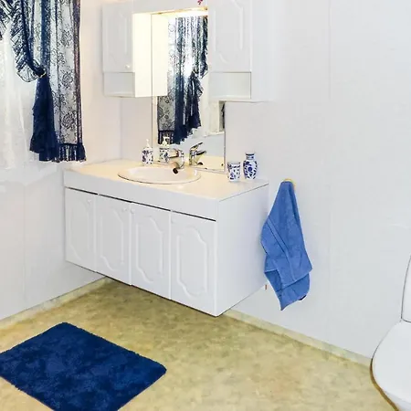 Feriehus 2 Bedroom Gorgeous In Sveio